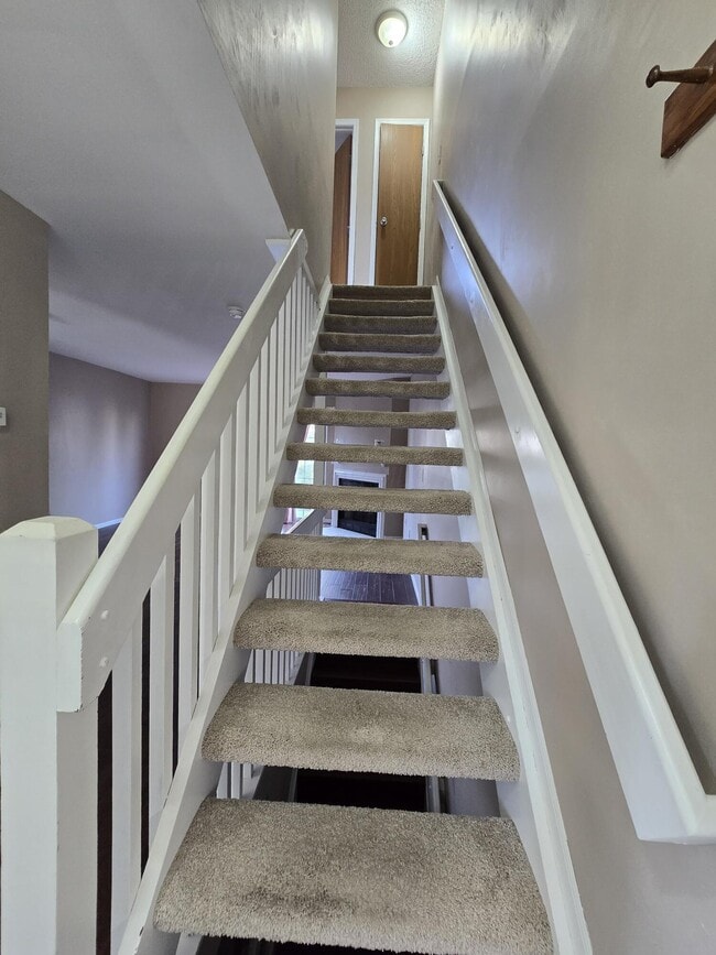 Building Photo - 5690 Kilbury Ln