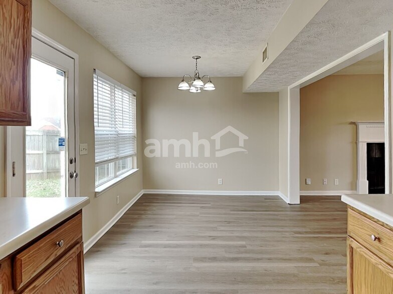 Building Photo - 1176 Saint Andrews Dr