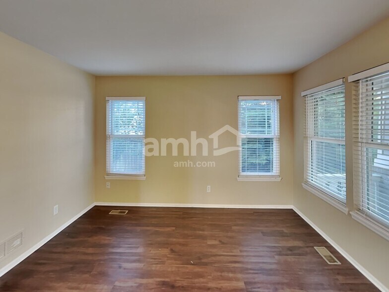 Building Photo - 20745 E Girard Pl