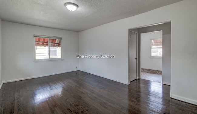 Building Photo - 336 W Wilson St