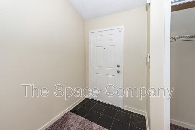 Building Photo - 2020 Coldspring Dr