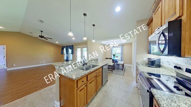Building Photo - 8756 El Paseo St