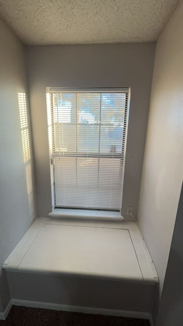 Building Photo - Home For Rent