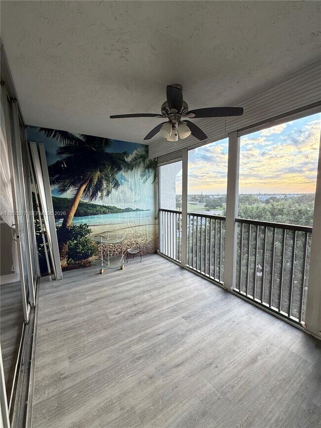 Building Photo - 3910 Inverrary Blvd