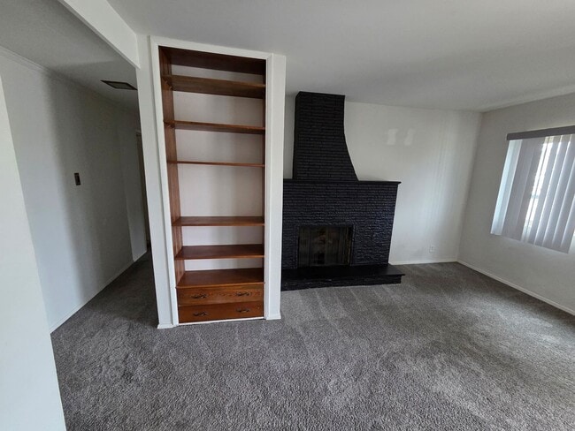 Building Photo - Hawthorne Wiseburn area 3 bdrm 3 ba. home ...