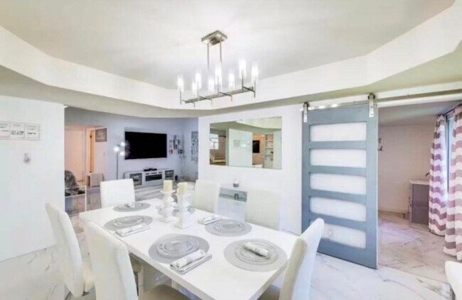 Building Photo - 14810 N 50th St