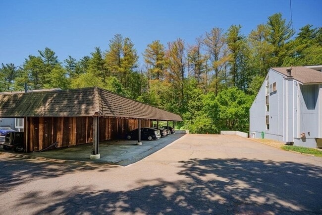 Building Photo - 376 Great Rd