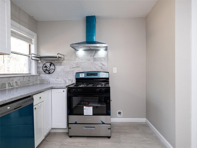 Building Photo - 3215 Soway St