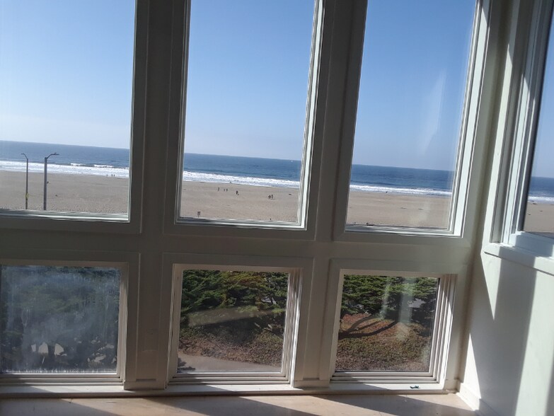 Building Photo - 782 Great Hwy