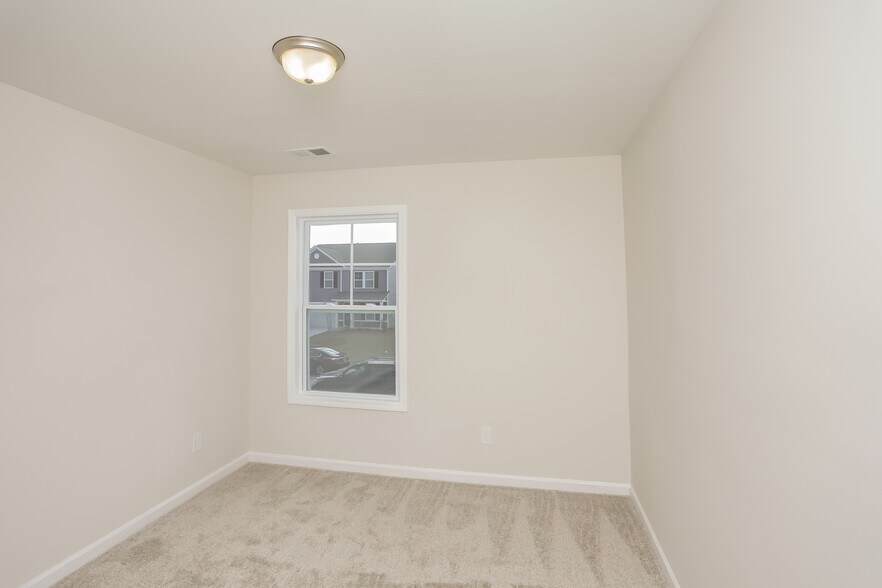 Building Photo - 30 Arizona Ct