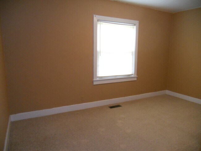 Building Photo - 118 Golf Club Ln