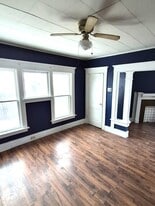 Building Photo - 519 E 9th St