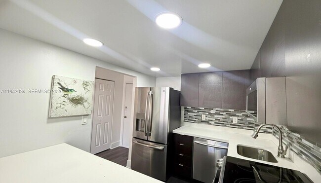 Building Photo - 16950 W Dixie Hwy