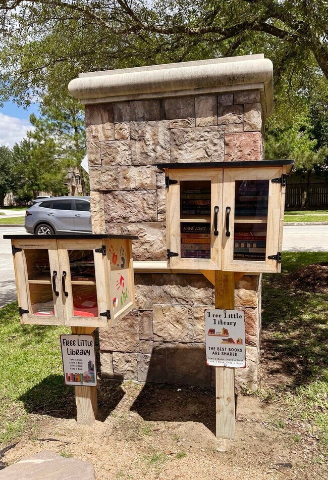 Building Photo - 25981 N Kings Mill Ln