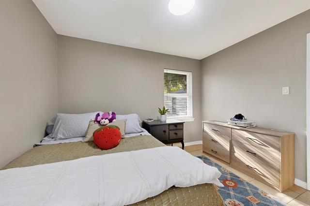 Building Photo - 10018 Olmos Dr