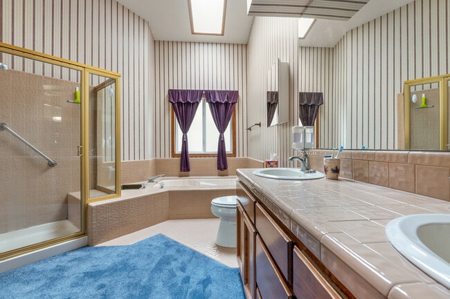 Building Photo - 10490 W Wildrose Ct