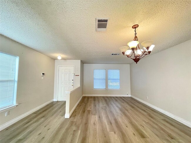 Building Photo - 2601 Byfield Dr