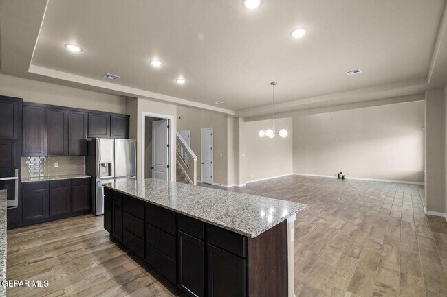 Building Photo - 6148 Oleaster Dr