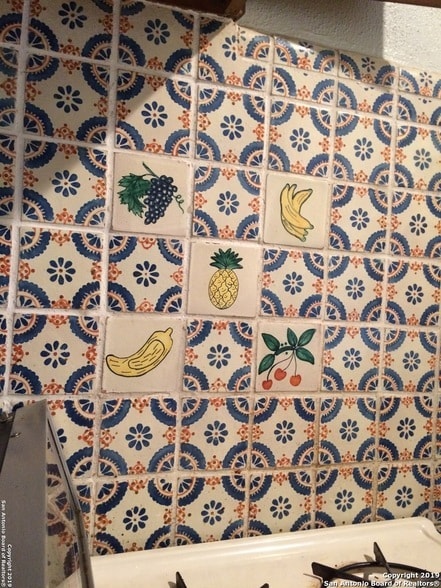 Building Photo - 230 E Mulberry Ave