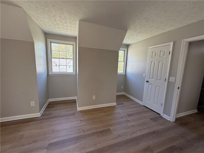 Building Photo - 979 Sugar Crossing Ln