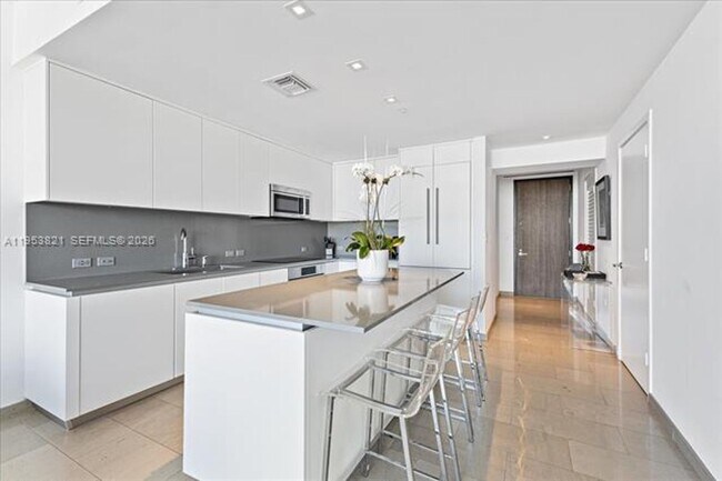 Building Photo - 88 SW 7th St