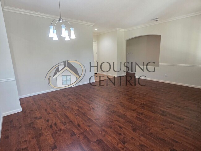 Building Photo - Beautiful Single Story Rental in Gated Serrano Community!