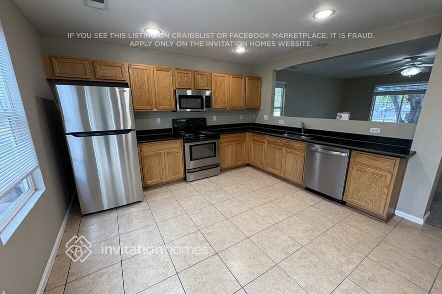 Building Photo - 10100 Glencoe Ct