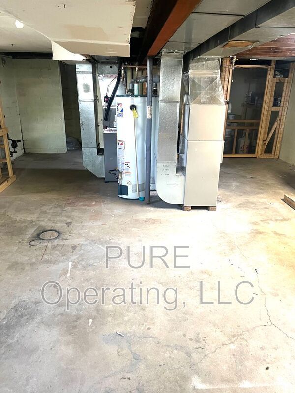 Building Photo - 2402 Ave A
