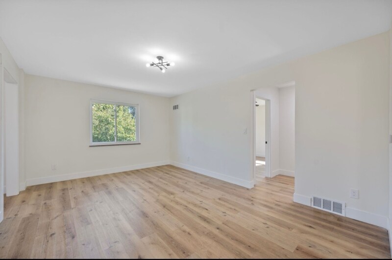 Building Photo - 3907 Kirkup Ave