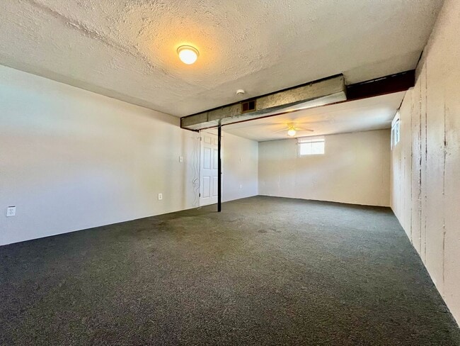 Building Photo - 7135 S Birch Way