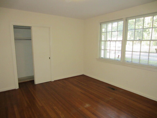 Building Photo - Close to VSU!!