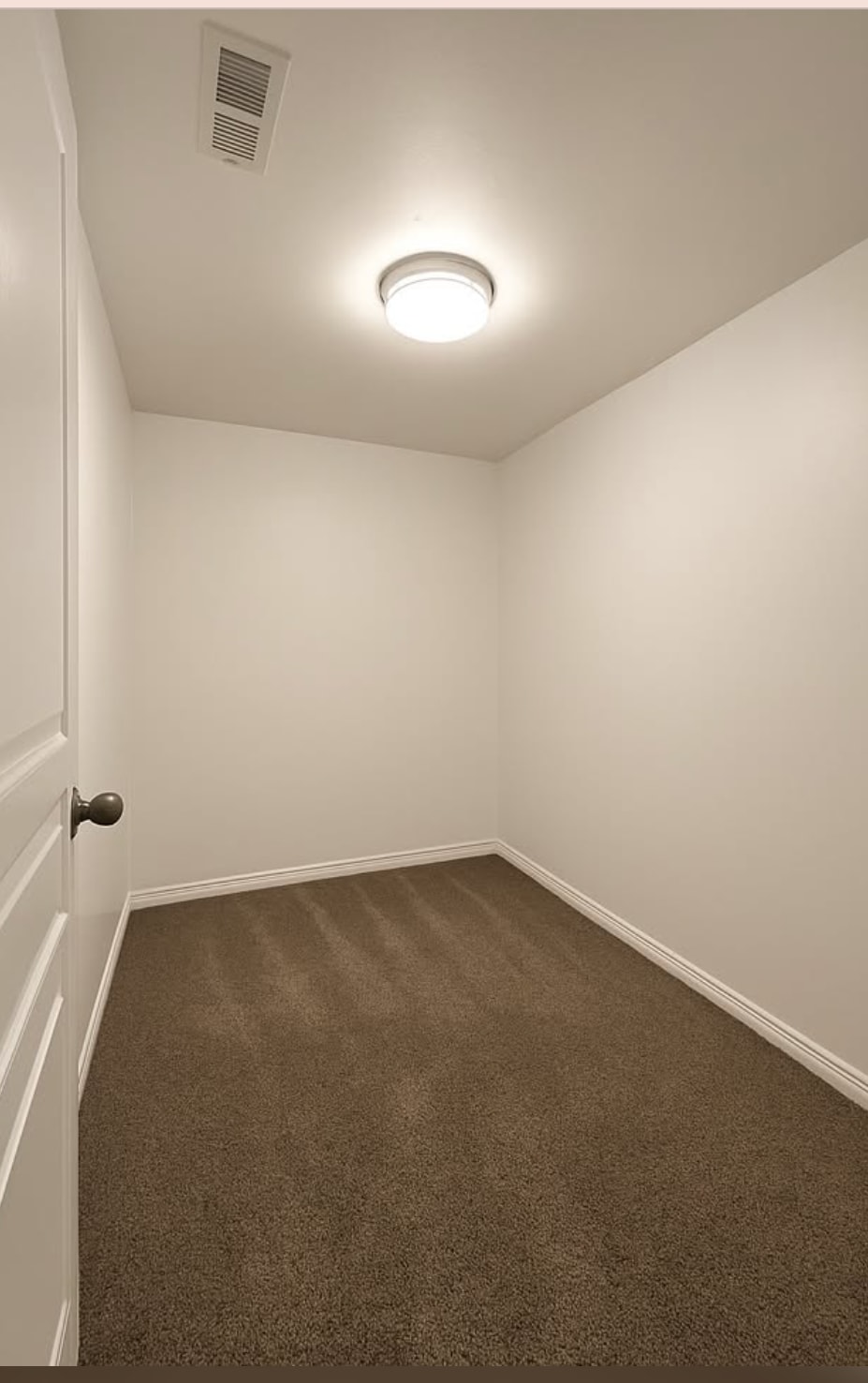 Building Photo - 4421 N Chestnut Oak Dr