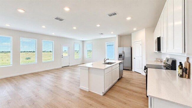 Building Photo - 2242 Jennio Dr