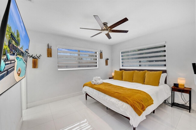 Building Photo - 6740 Custer St