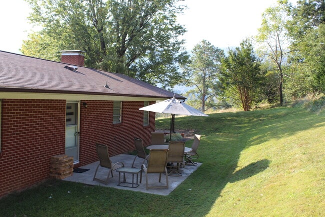 Private back patio - 133 Rockdale Ave