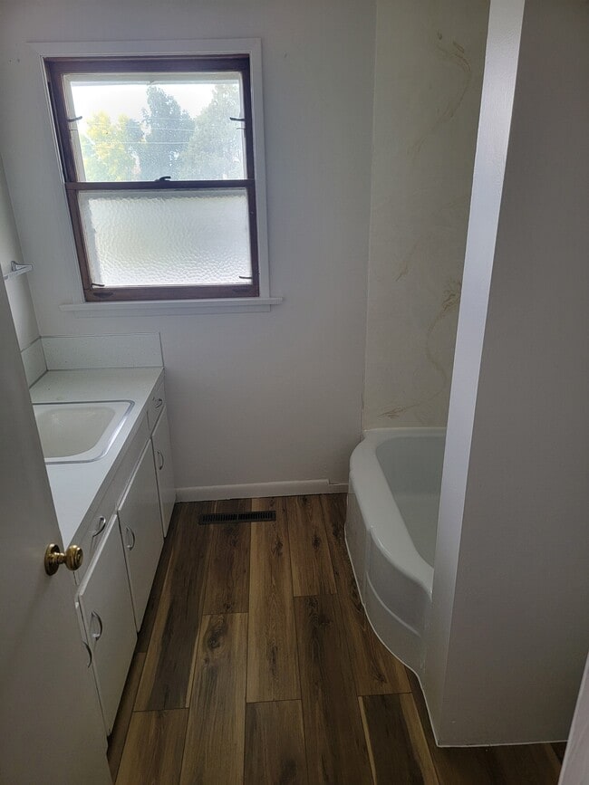 Building Photo - 1702 Edgar St