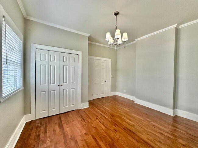 Building Photo - 1313 Tremont Ave