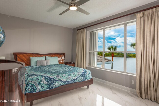 Building Photo - 3548 John Anderson Dr