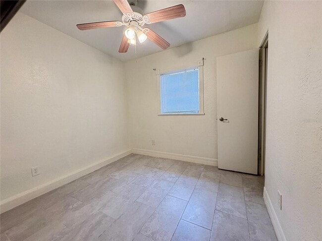 Building Photo - 3824 Winona Dr