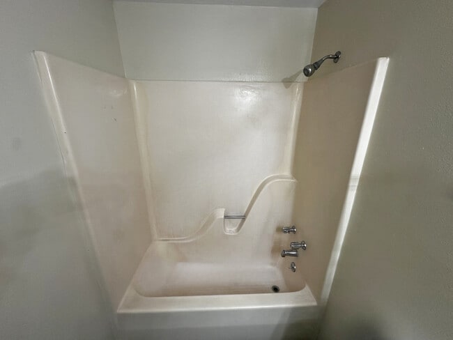 Building Photo - 111 Mallard Dr