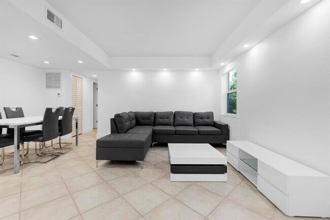 Building Photo - 1439 S Ocean Blvd