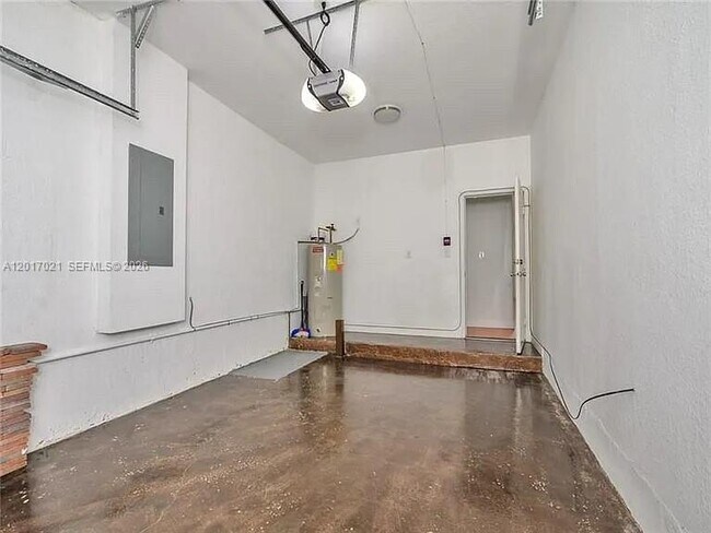 Building Photo - 7772 NW 114th Pl