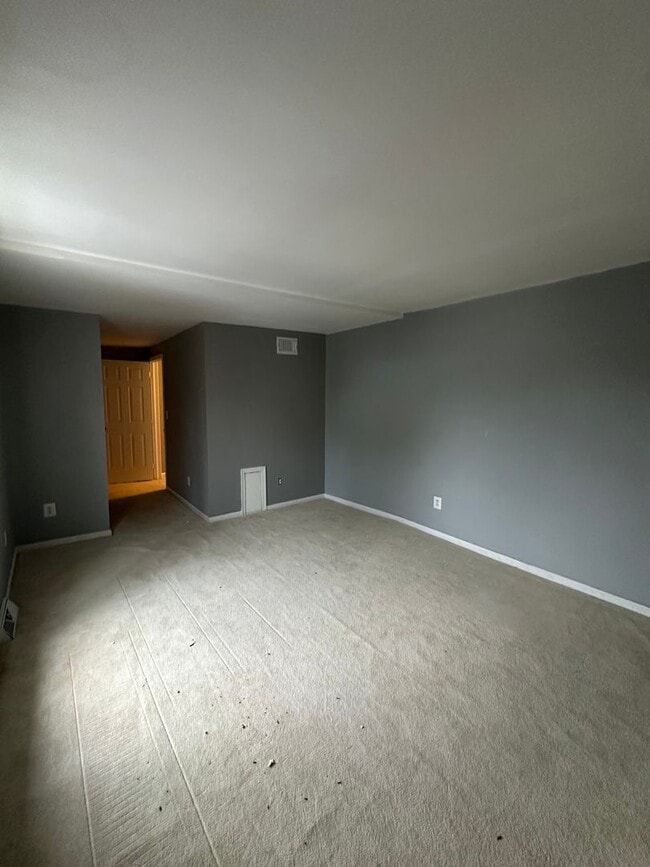 Building Photo - Beautiful 2 Bed/ 1.5 Bath ready for rent!