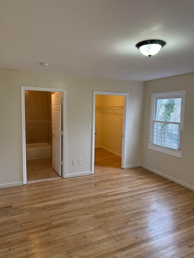 Building Photo - 189 Myrtle Ave