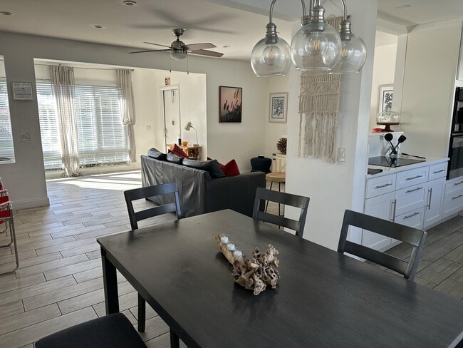 Building Photo - 1258 Beach Rd