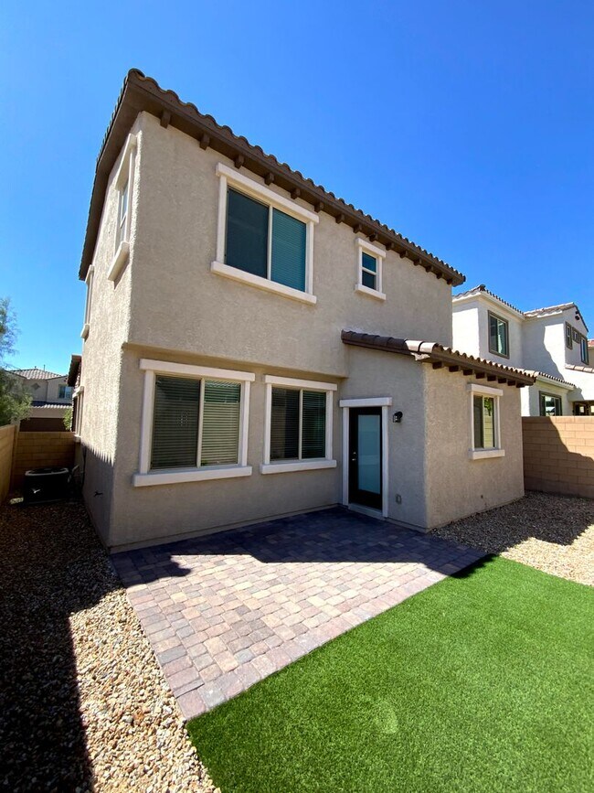 SKYE CANYON 2 STORY WITH PAVER DRIVEWAY AN... 9726 Canyon Landing Ave Las Vegas NV 89166