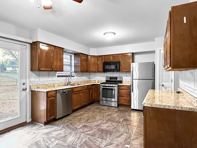 Building Photo - Coming Soon! 3 BR/2BA | Newly Renovated Single Family Home |2-Car Garage Parking | Large yard!
