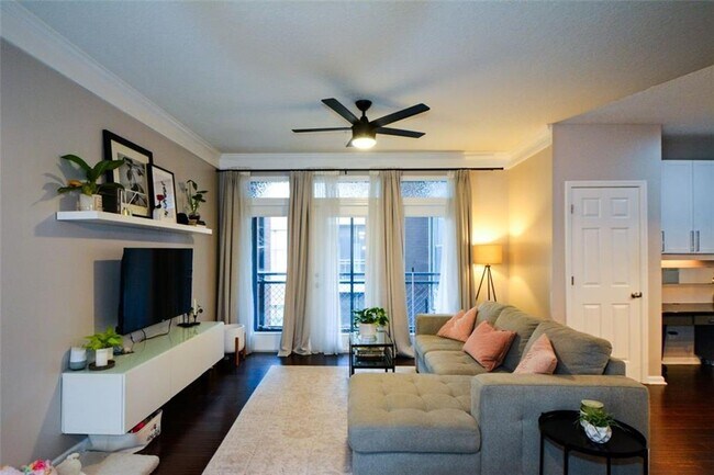 Building Photo - 400 17th St NW