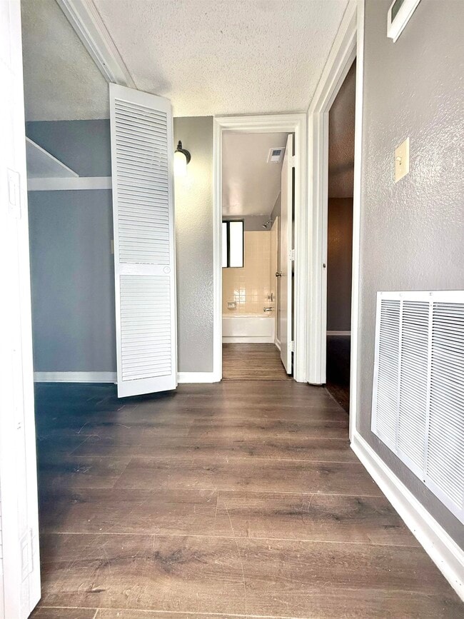 Building Photo - 1928 Nicklaus Ct