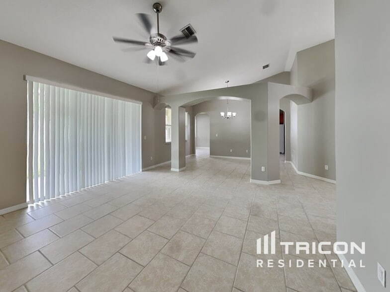 Building Photo - 24 Royal Palm Ln